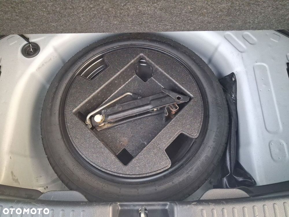 Toyota Yaris 1.5 Comfort - 25