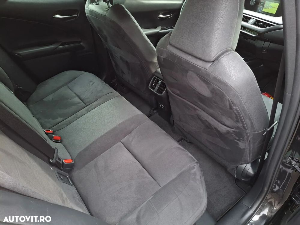 Lexus UX 250h FWD Business - 12