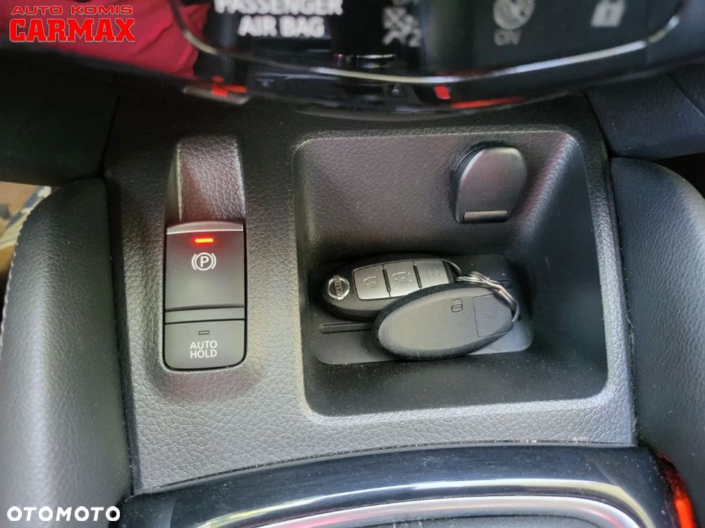 Nissan Qashqai - 25