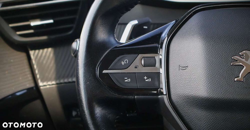 Peugeot 208 - 24