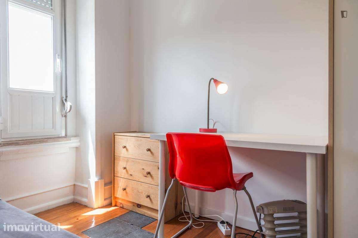 Quarto - localizado em Alameda Lisbon - Grande imagem: 2/14