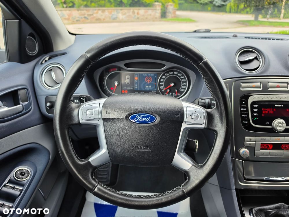 Ford Mondeo 2.0 Ghia Executive - 31