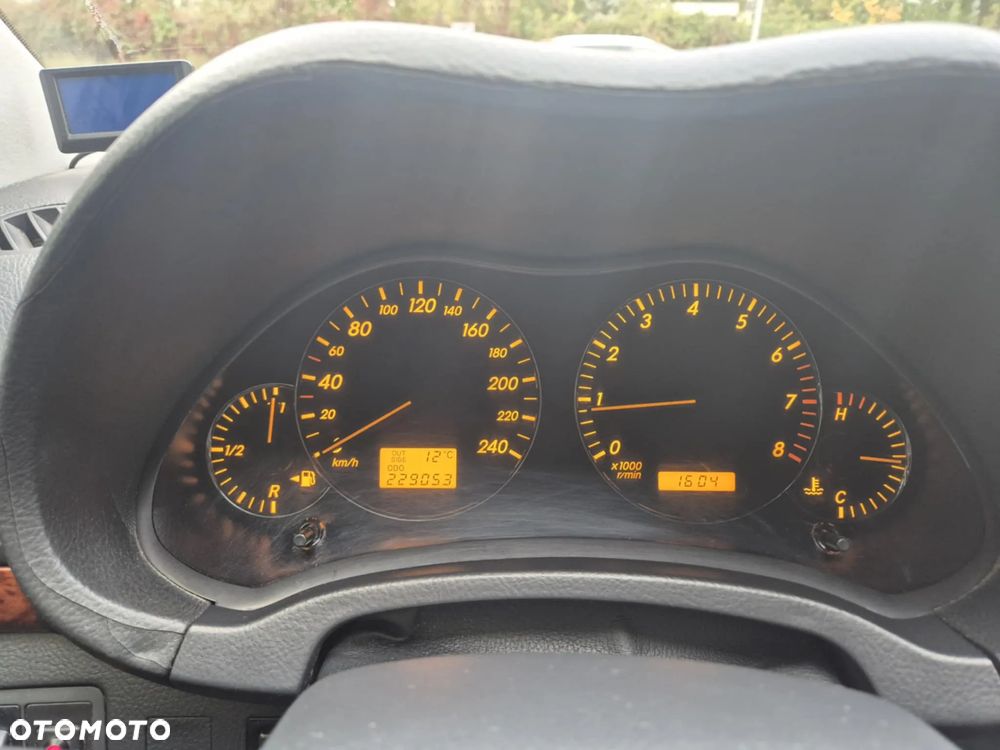 Toyota Avensis 2.0 VVT-i Sol - 11