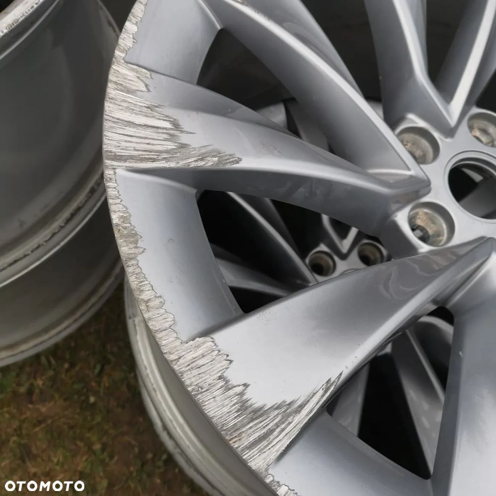 FELGA TESLA Y 9,5J 20 ET45 5x120 2188227-00-C - 2