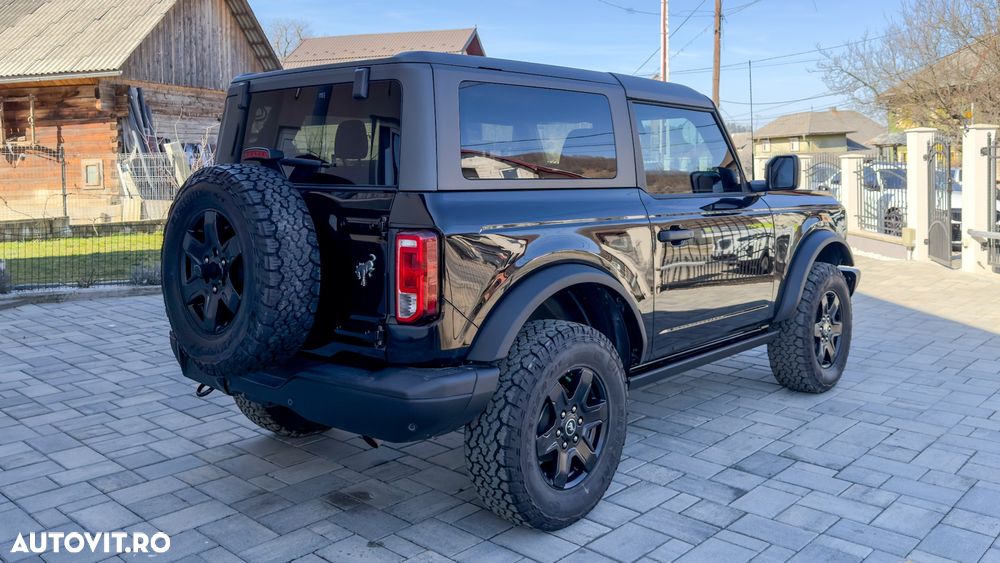 Ford Bronco - 4