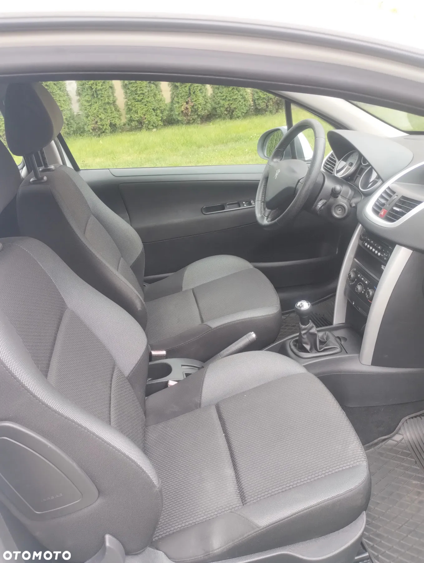 Peugeot 207 - 11
