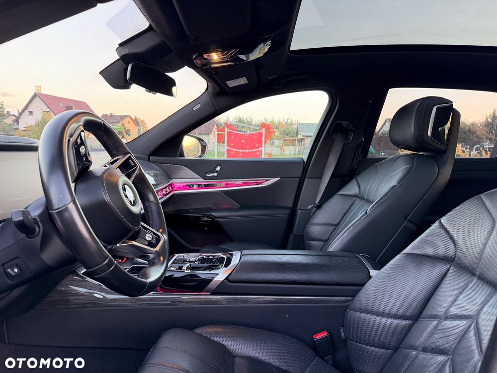 BMW Seria 7 - 11