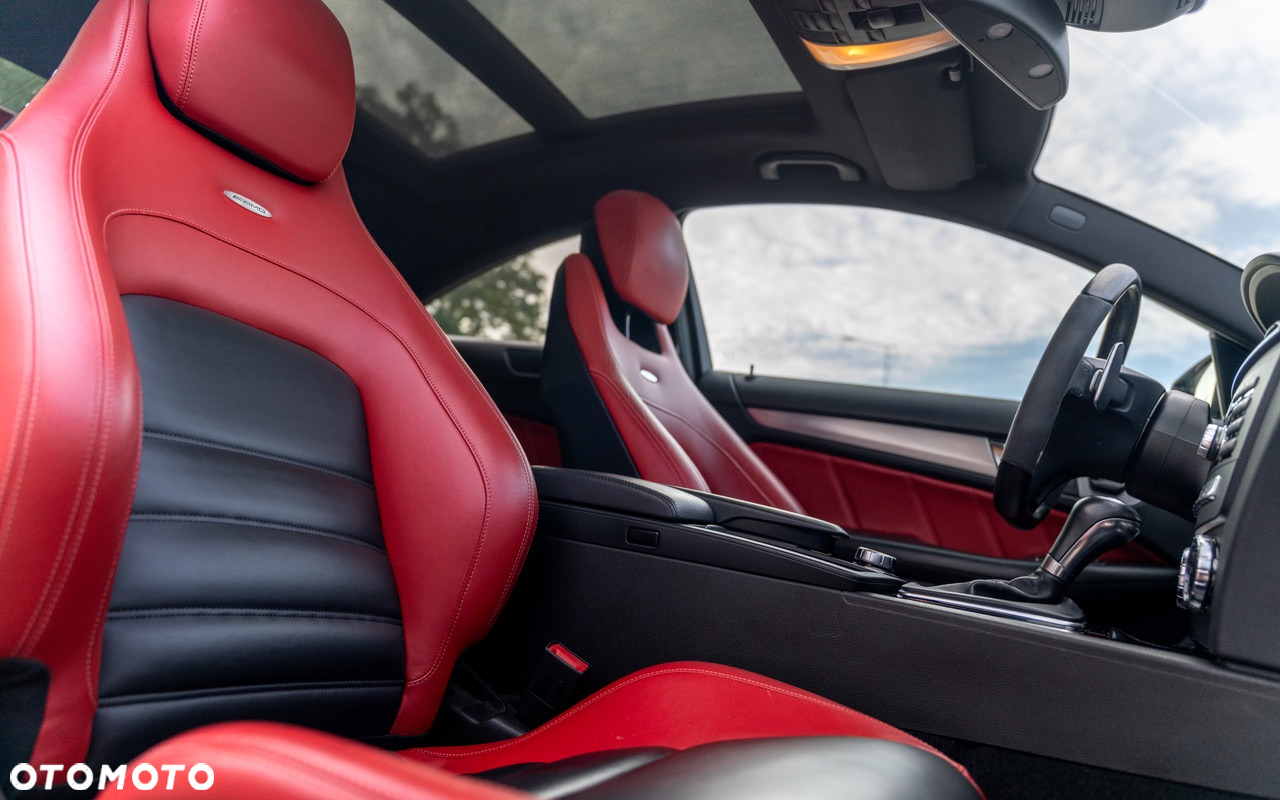 Mercedes-Benz Klasa C 63 AMG Coupe AMG SPEEDSHIFT MCT AMG Performance Package - 14