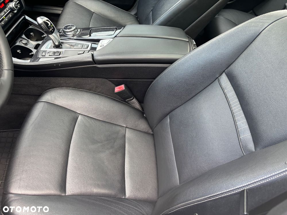 BMW Seria 5 520d Luxury Line - 12