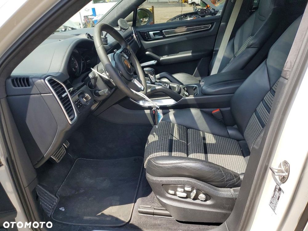 Porsche Cayenne Turbo Tiptronic S - 7