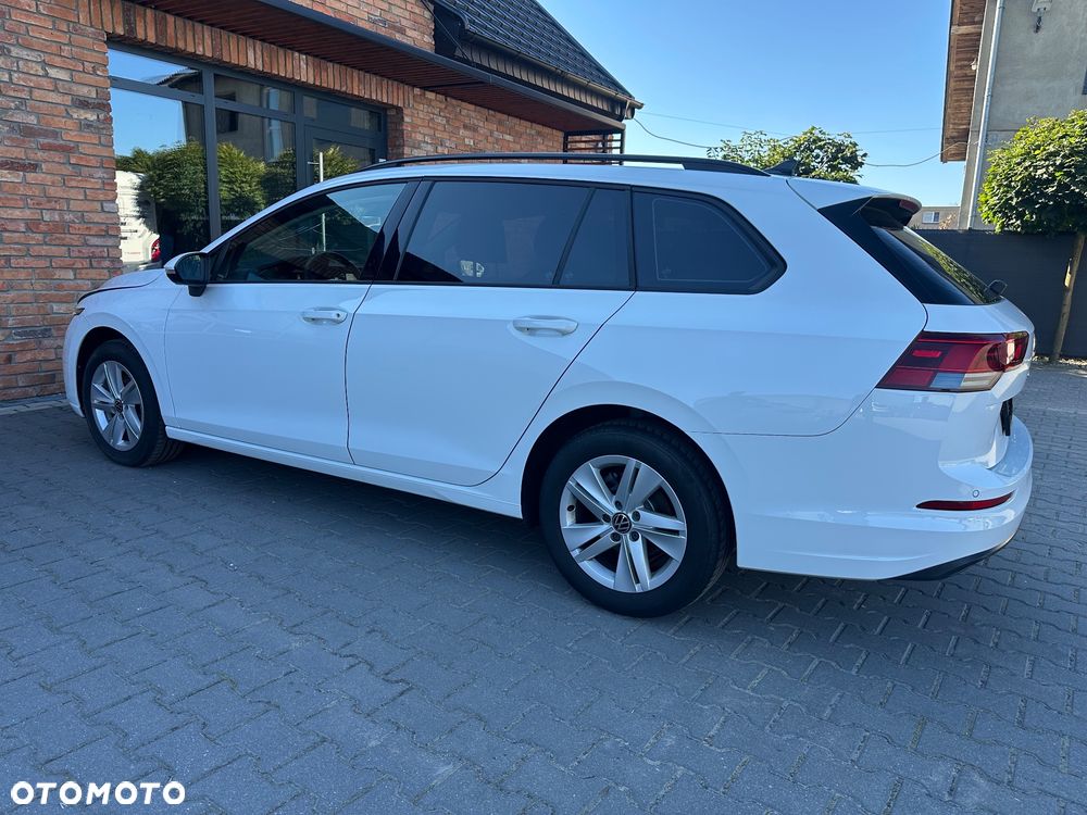 Volkswagen Golf - 8
