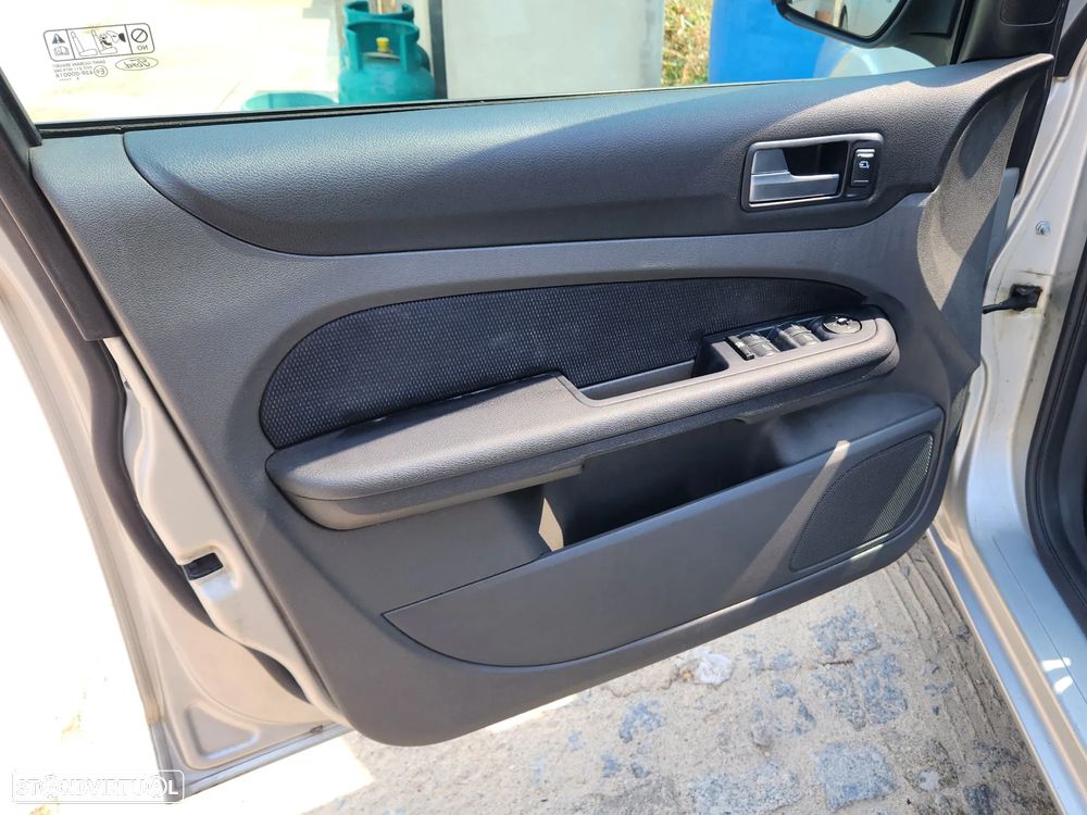 Ford Focus SW 1.6 TDCi Sport - 17
