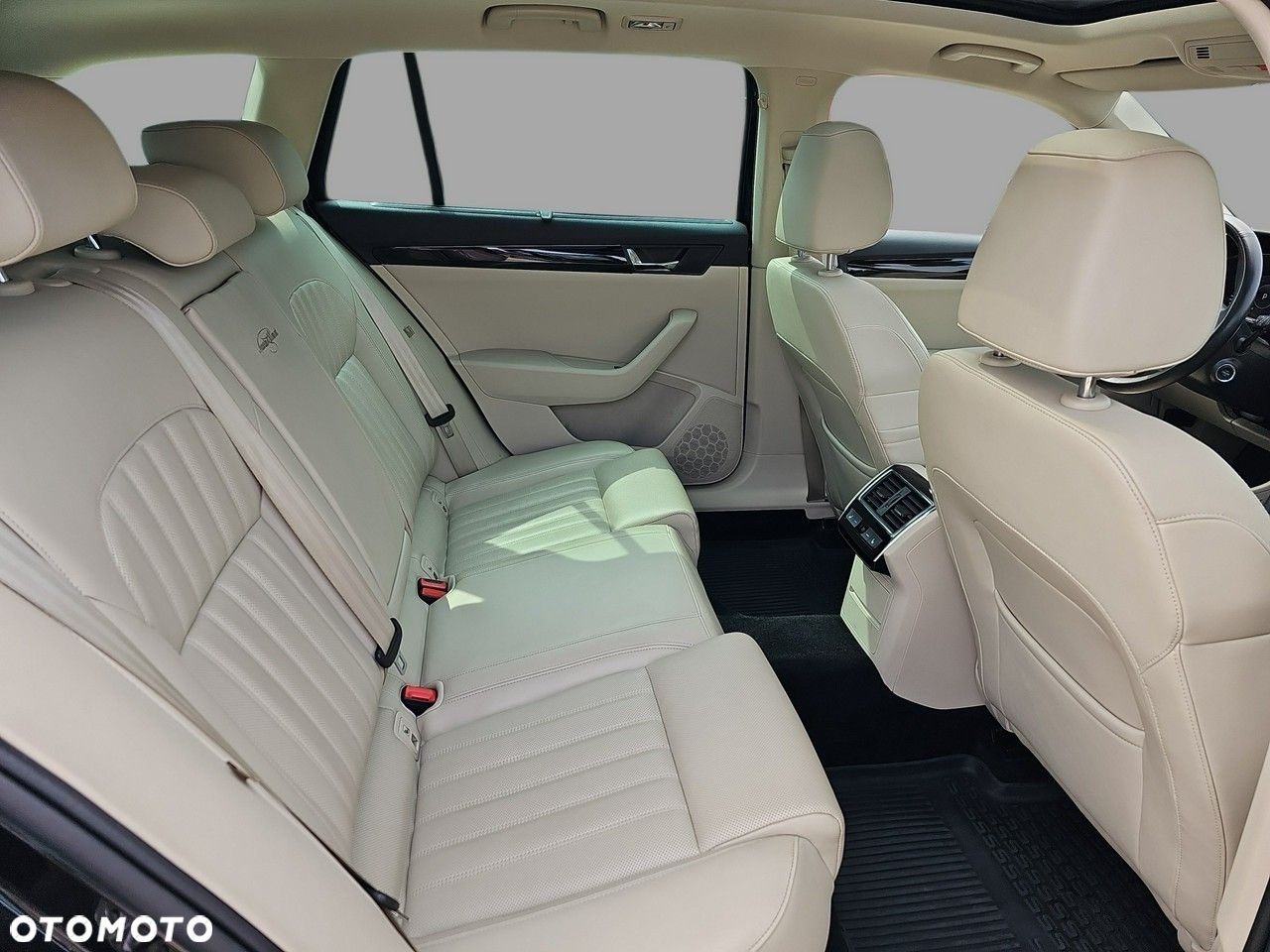 Skoda Superb 2.0 TDI 4x4 L&K DSG - 15