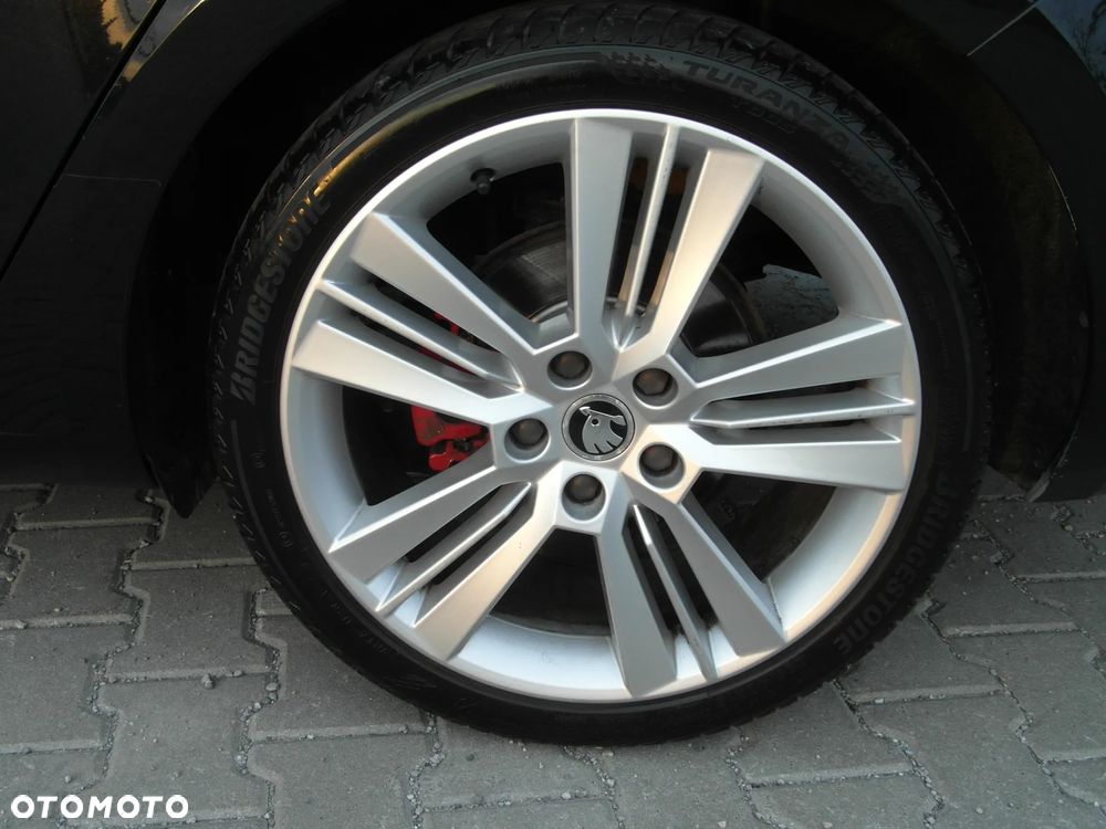 Skoda Octavia 2.0 TDI (Green tec) DSG RS - 38