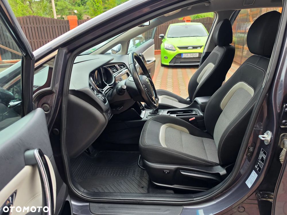 Kia Ceed 1.6 CRDi 136 ISG Platinum Edition - 31