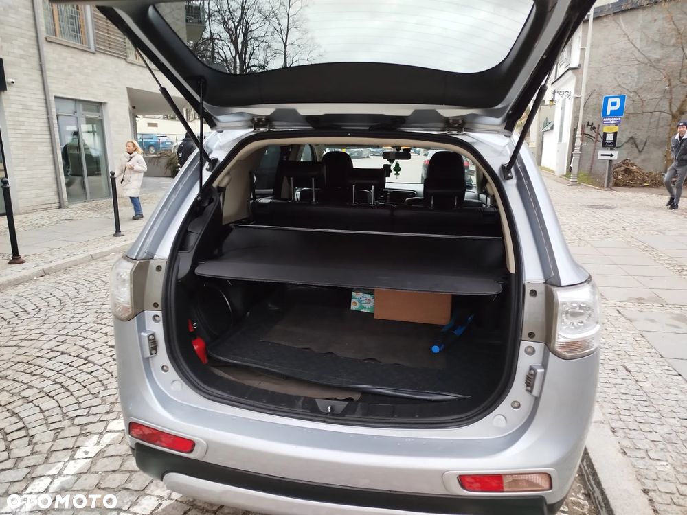 Mitsubishi Outlander 2.2 DID Intense + 4WD - 17