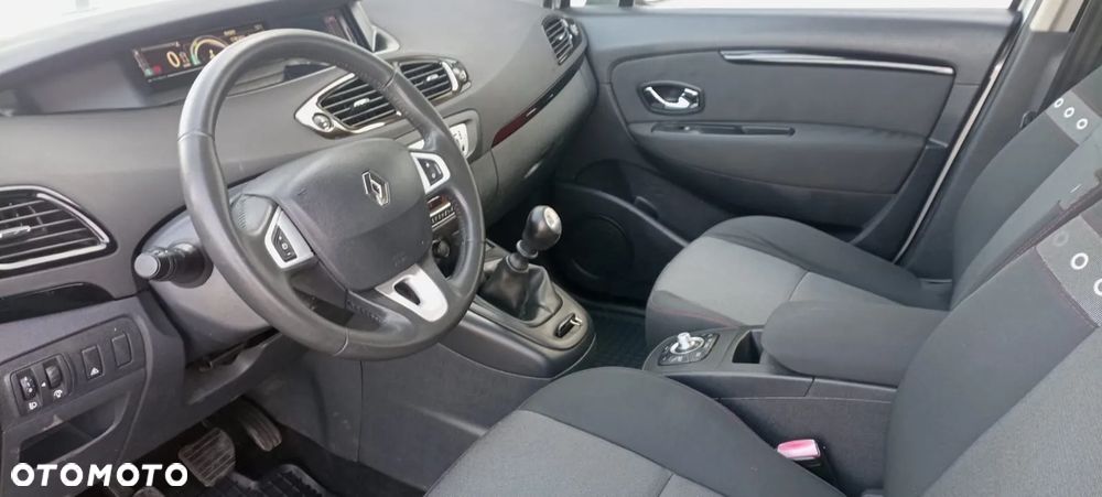 Renault Scenic 1.5 dCi Dynamique - 8