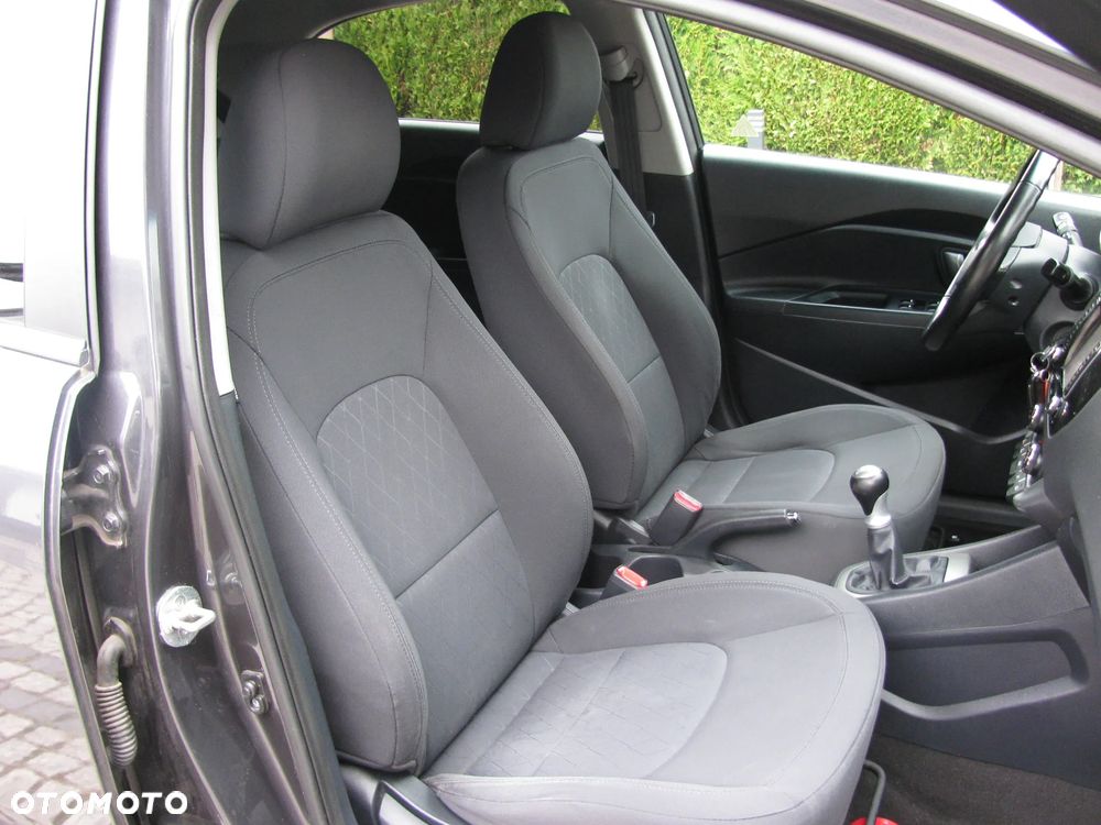 Kia Rio 1.2 Dream Team Edition - 23