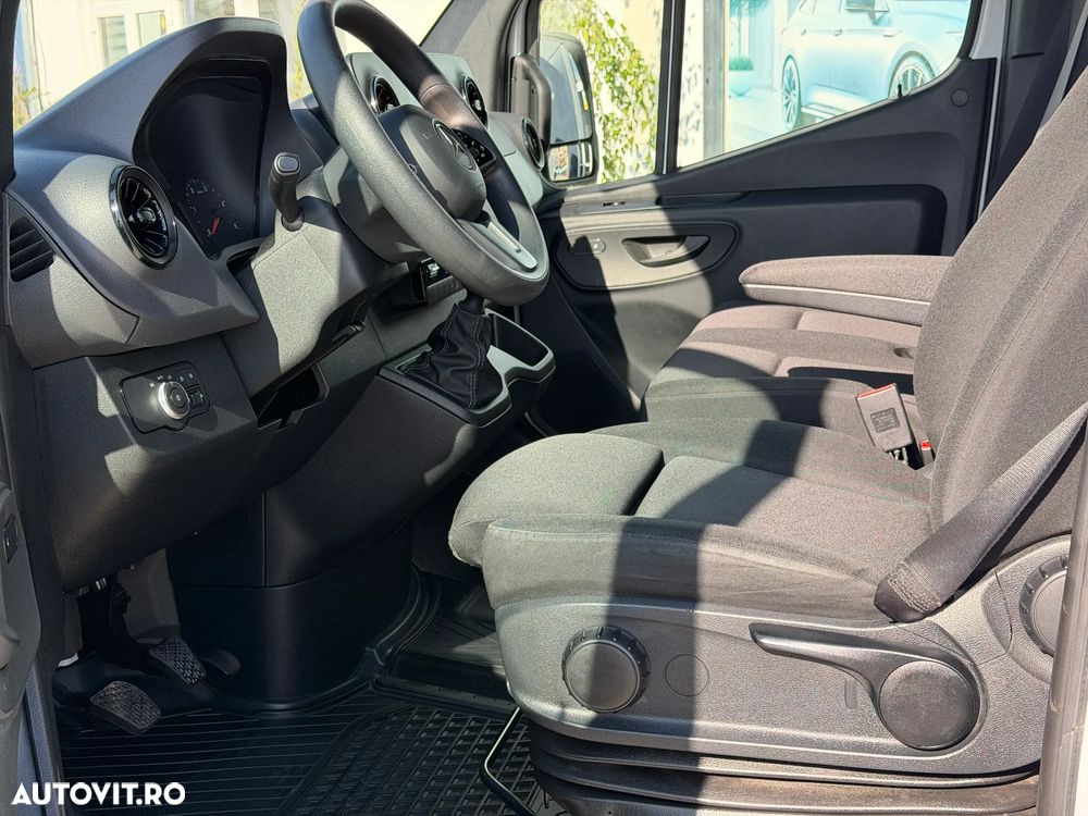 Mercedes-Benz Sprinter - 12