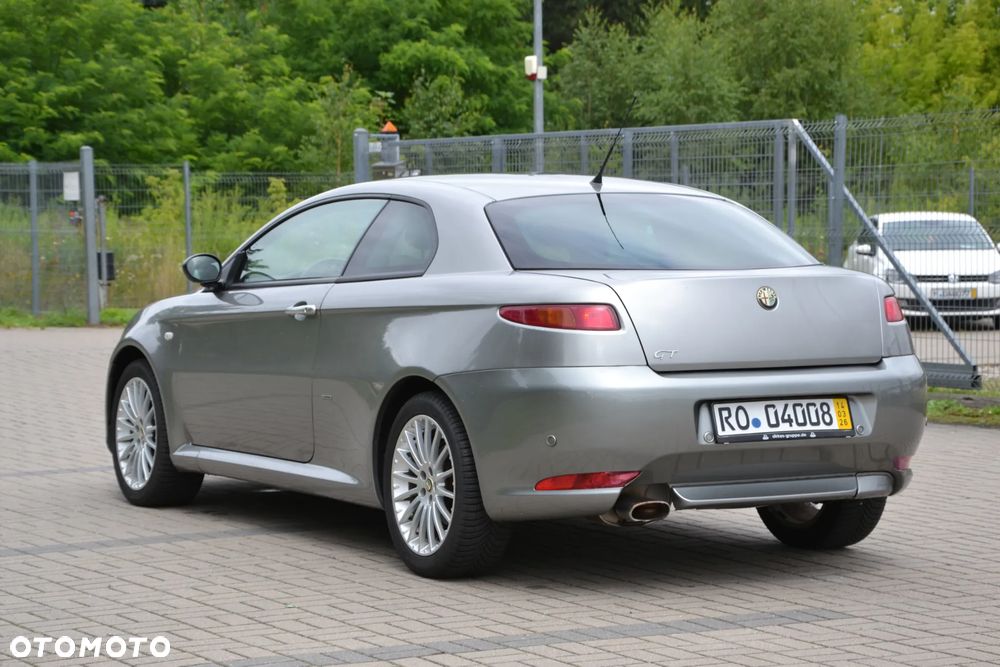 Alfa Romeo GT - 2