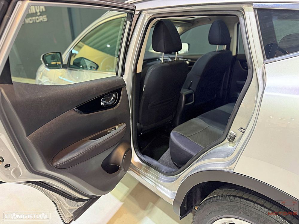 Nissan Qashqai 1.5 dCi N-Connecta - 16