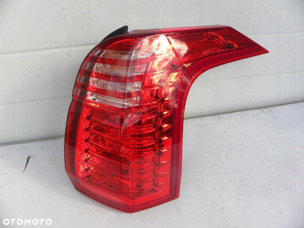 PEUGEOT 5008 PRAWA TYLNA LAMPA ORYGINAŁ - 1