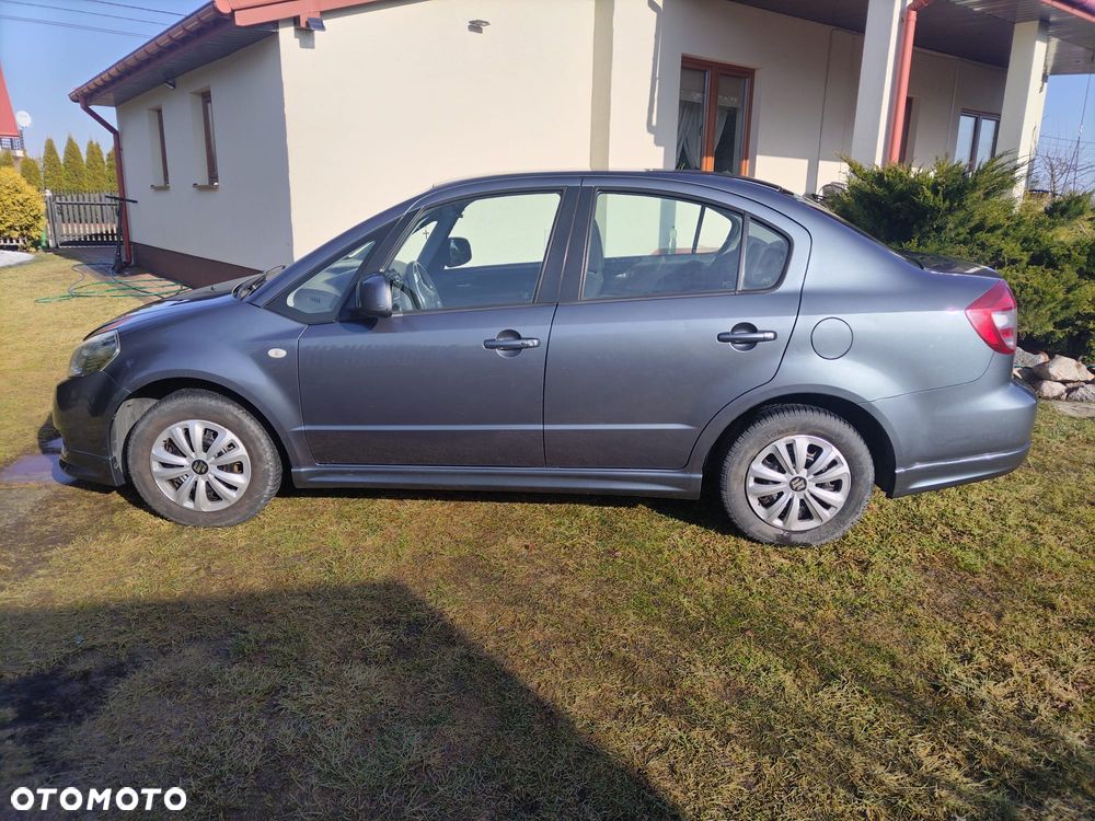 Suzuki SX4 1.6 GS / Premium - 2