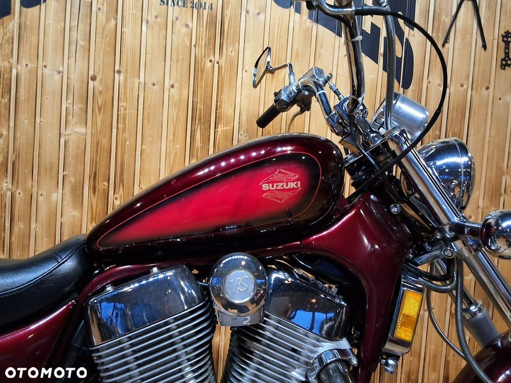 Suzuki Intruder - 15