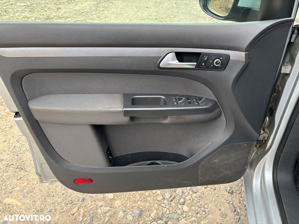 Volkswagen Touran 2.0 TDI DSG Comfortline - 13