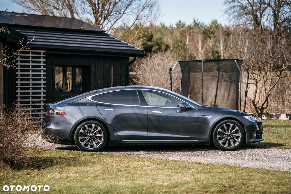 Tesla Model S Long Range Plus - 8