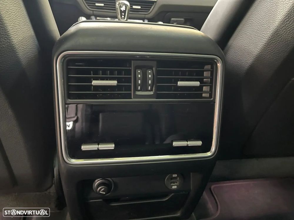 Porsche Cayenne - 25