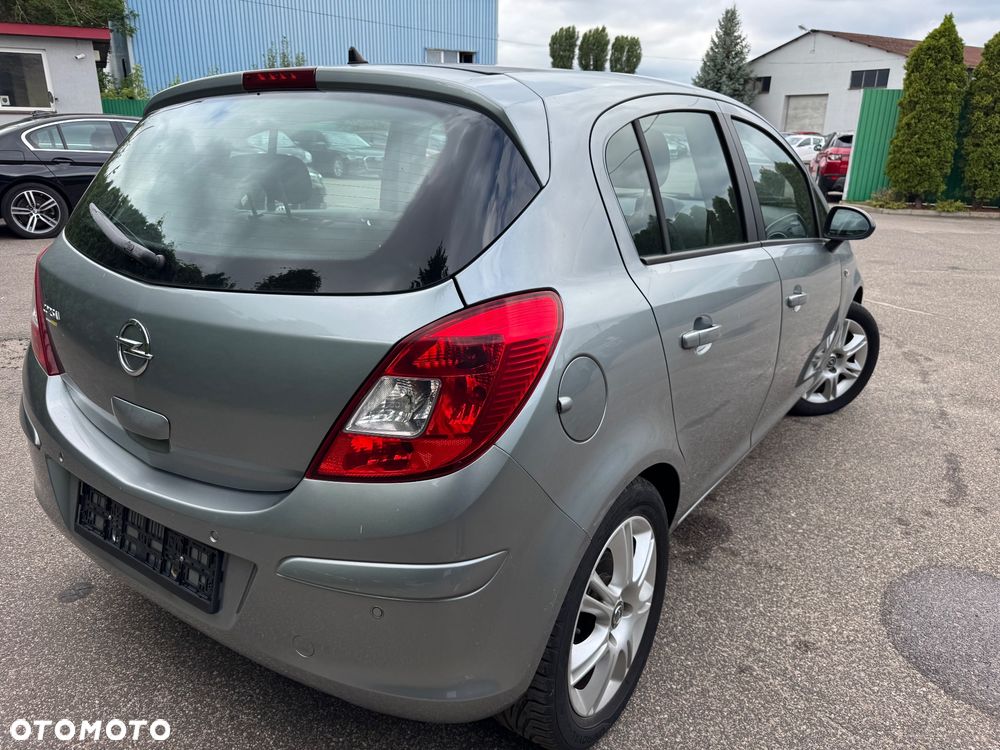 Opel Corsa 1.4 16V EcoFLEX Start-Stop 150 Jahre - 4
