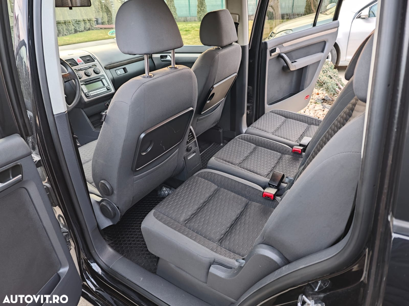 Volkswagen Touran 2.0 TDI DSG Comfortline - 11