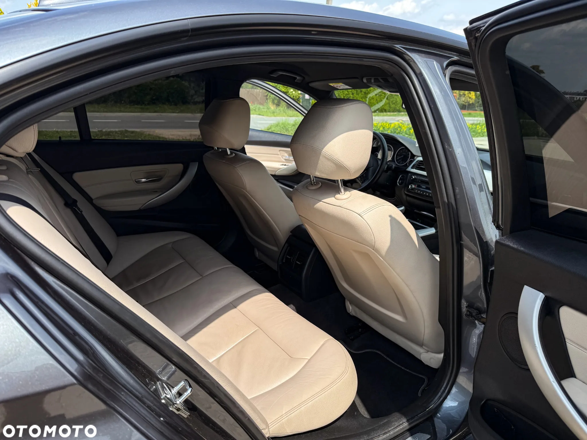 BMW Seria 3 320i - 12