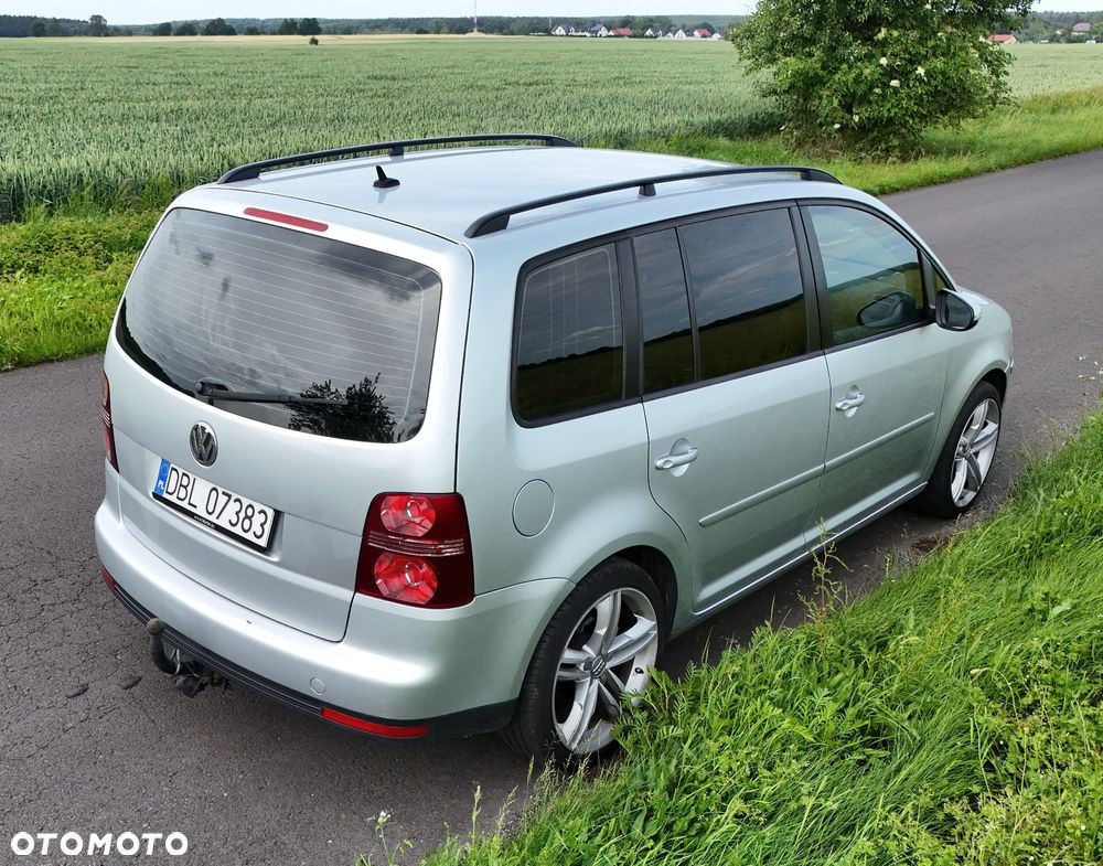Volkswagen Touran 2.0 TDI DPF Comfortline - 4