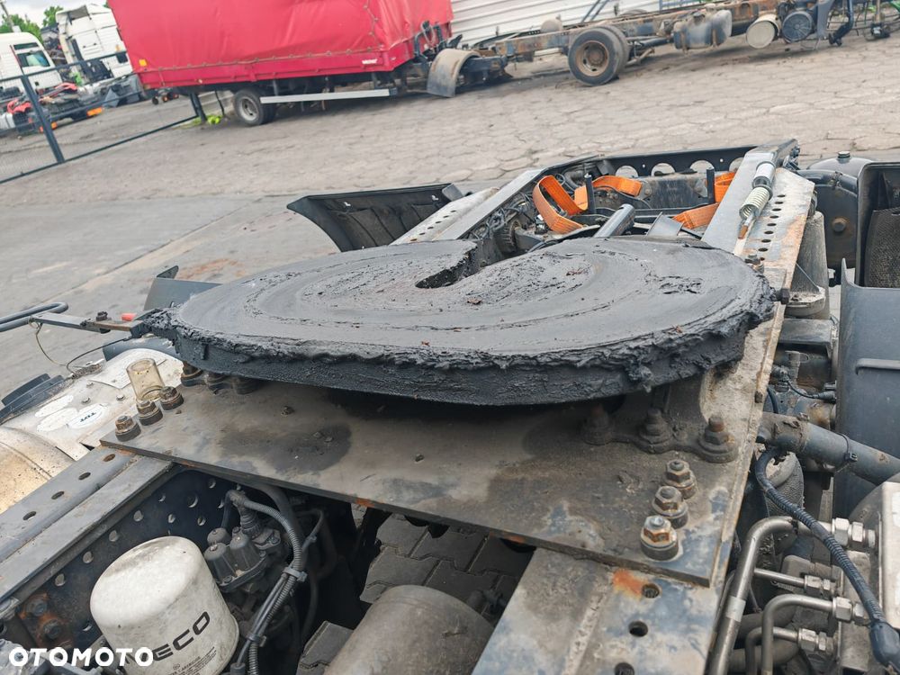 SIODŁO NISKIE Z PŁYTĄ IVECO S WAY - 5
