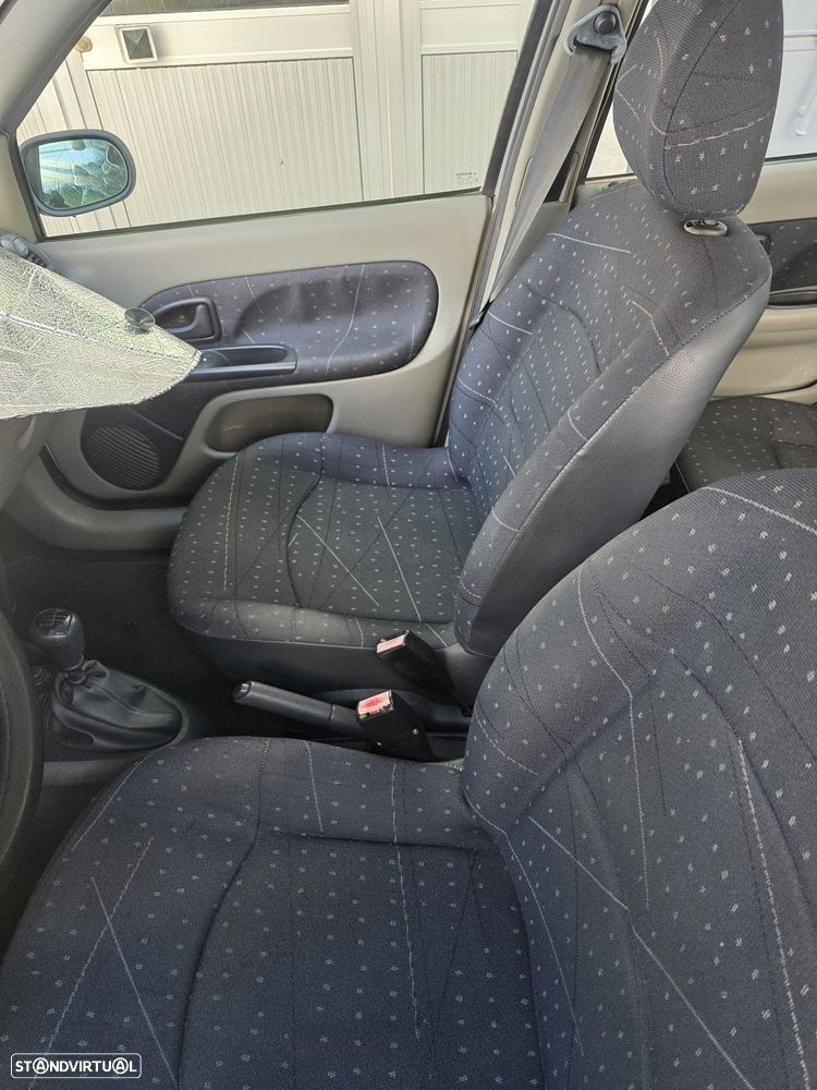 Renault Clio - 7