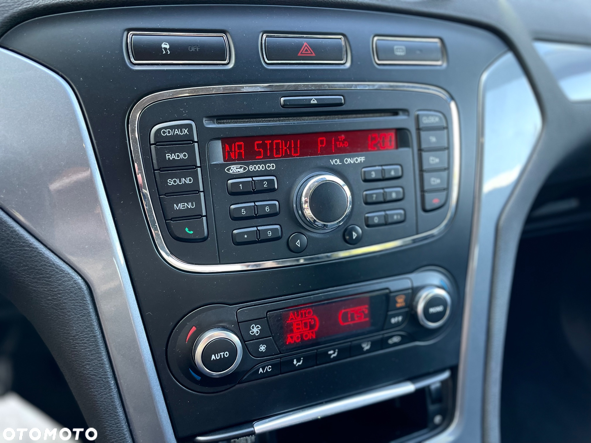 Ford Mondeo 2.0 Ambiente - 24