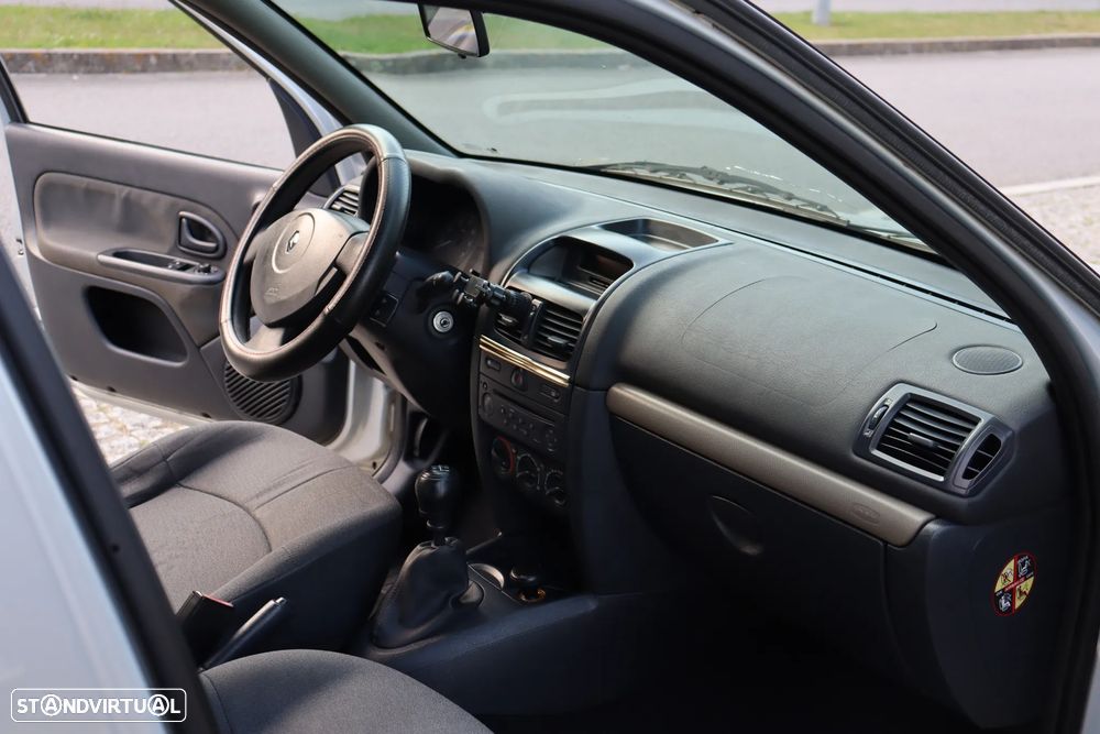 Renault Clio 1.2 16V Expression - 19