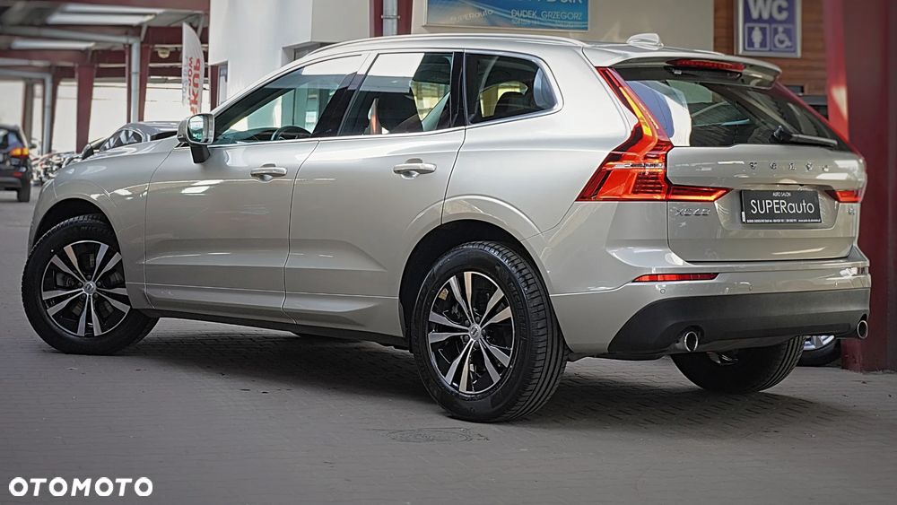 Volvo XC 60 T4 Momentum Pro - 9
