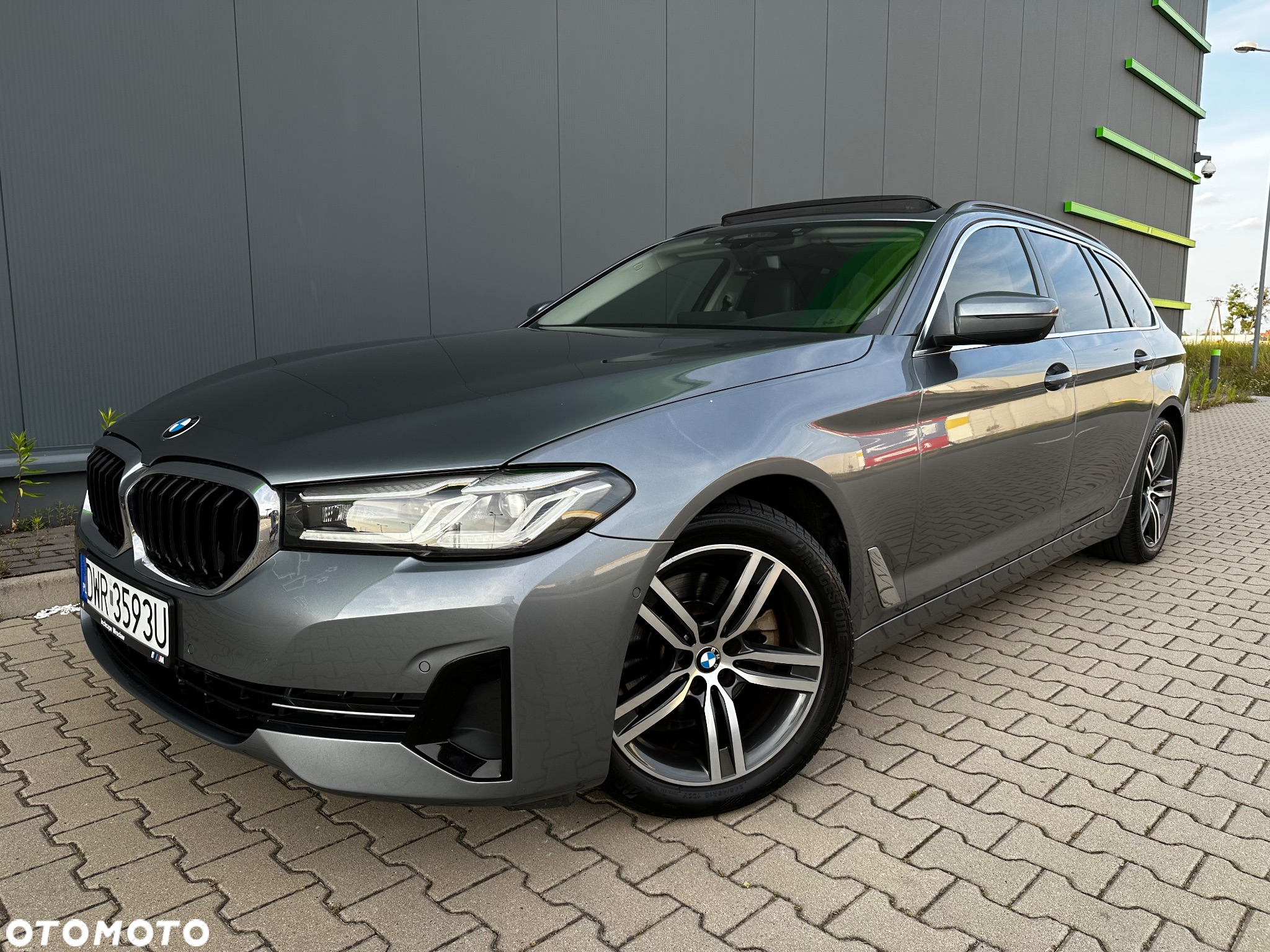 BMW Seria 5 520d xDrive Touring - 2