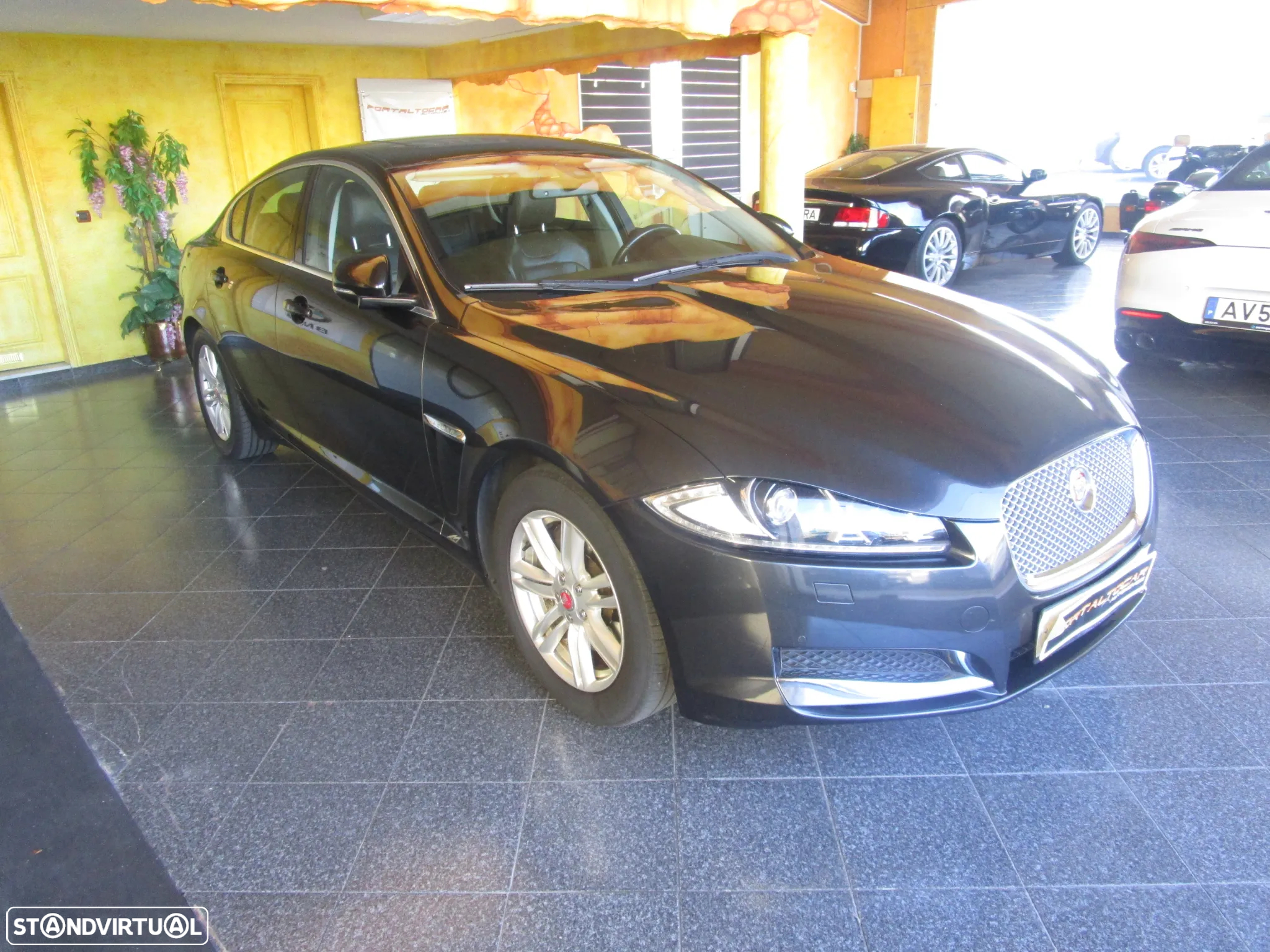 Jaguar XF 2.2 D R-Sport - 10