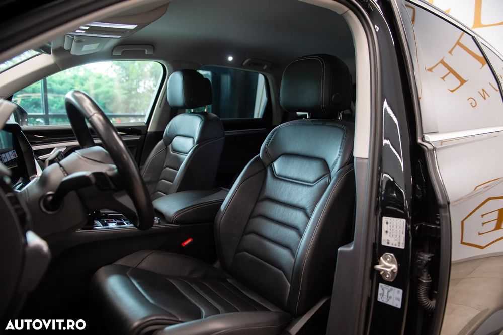 Volkswagen Touareg V6 TDI 4MOTION Elegance - 18