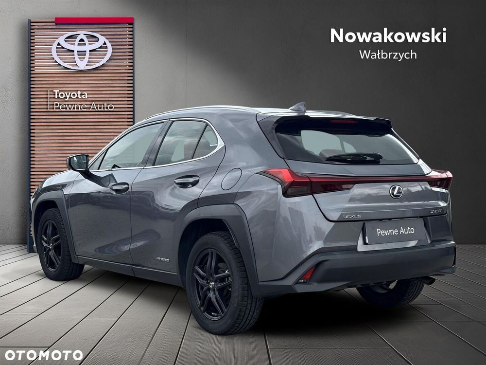 Lexus UX - 3