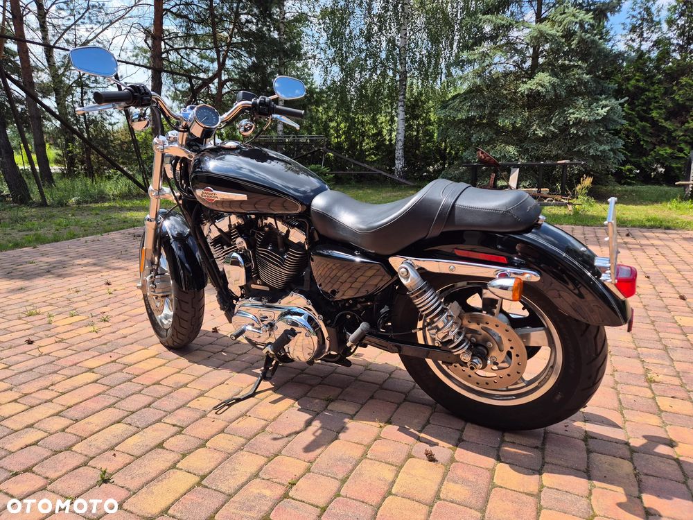 Harley-Davidson Sportster Custom 1200C - 4