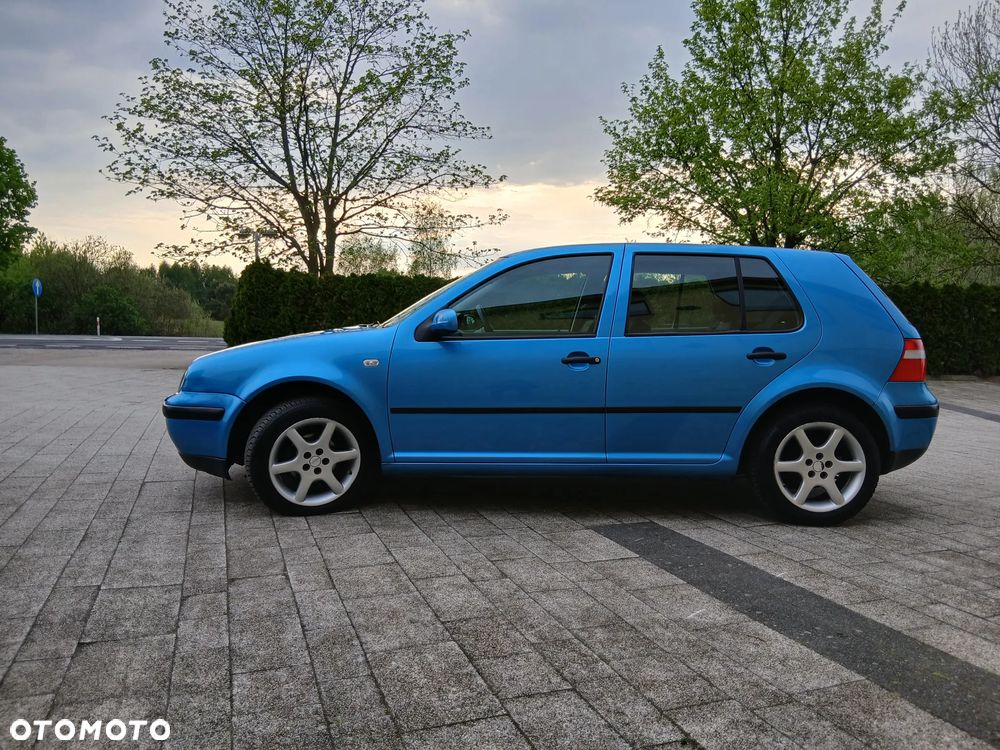 Volkswagen Golf - 2