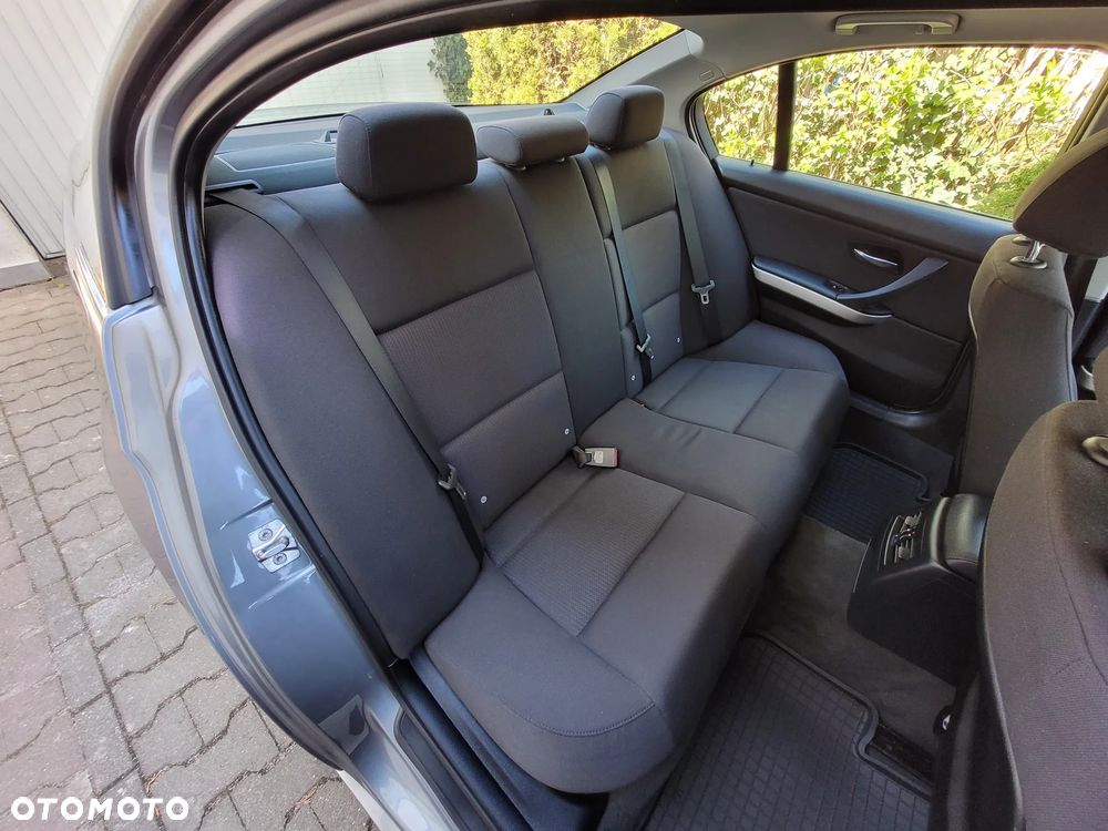 BMW Seria 3 318d DPF Edition Lifestyle - 6