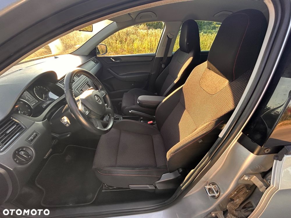 Skoda RAPID 1.4 TSI Ambition Max DSG - 9