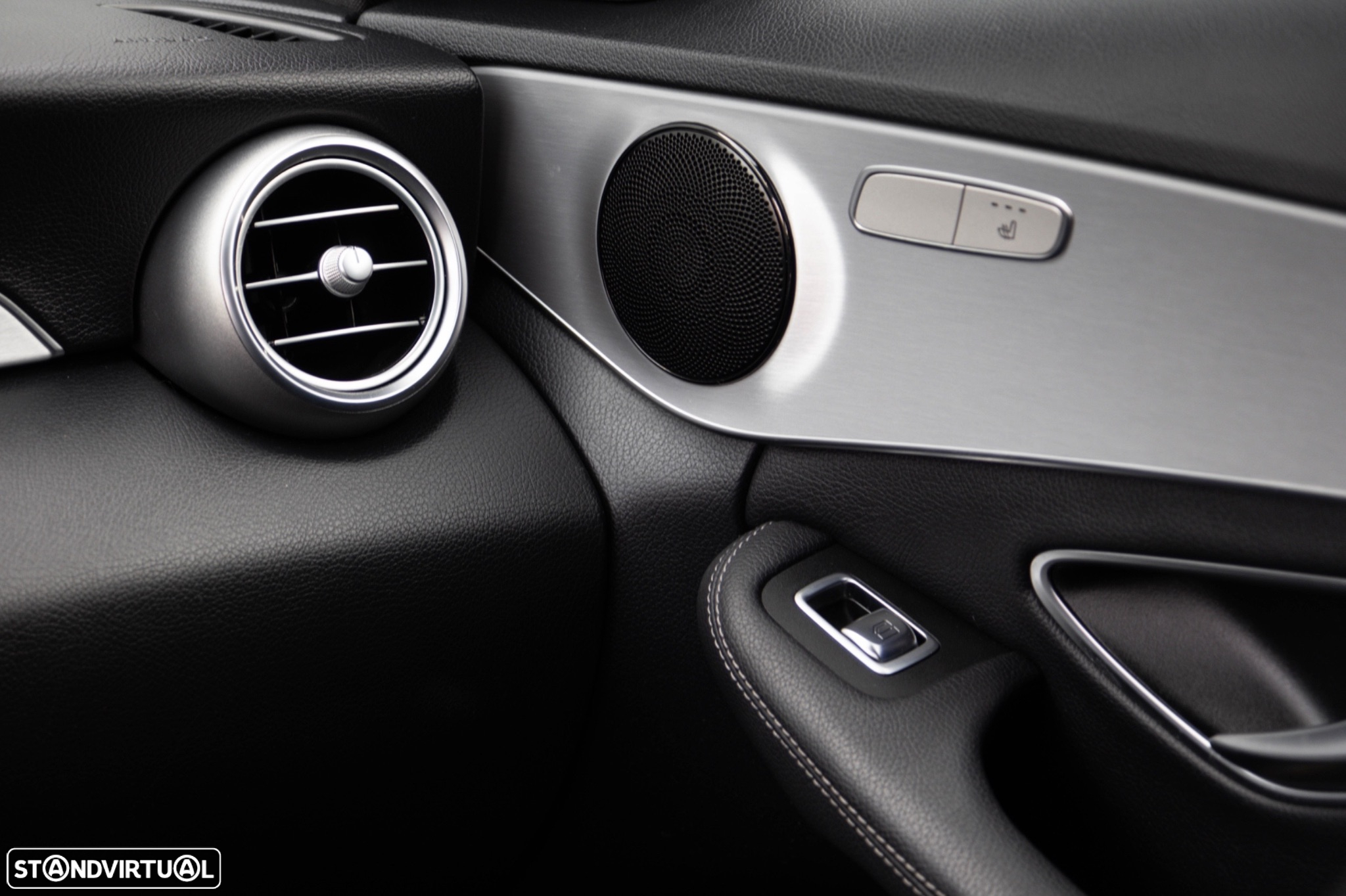 Mercedes-Benz C 300 BlueTEC Hybrid AMG Line - 32