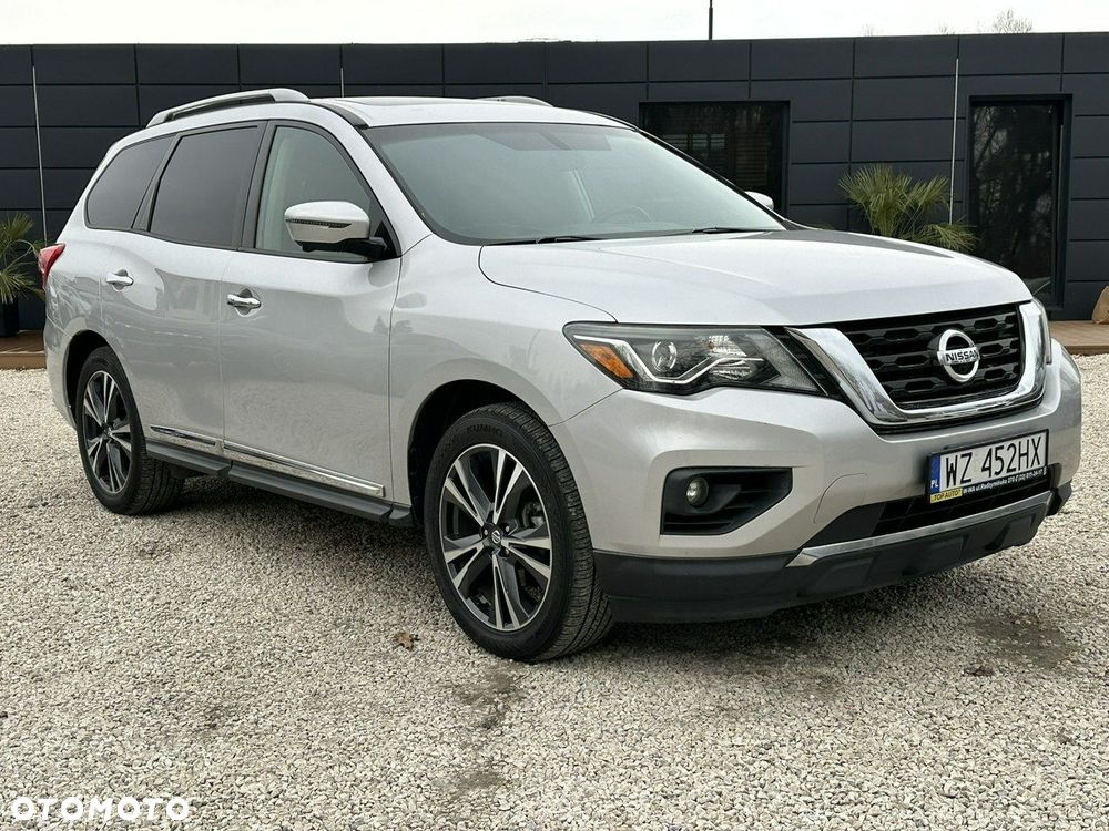 Nissan Pathfinder - 1
